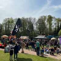 Erfolgreiche Eröffnung des Jugendhauses mit großem Piratenfest im Moorwischpark