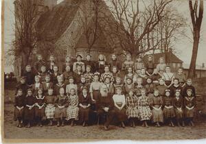 Bild vergr&ouml;&szlig;ern: Konfirmation 1910 - Pastor Hoyer