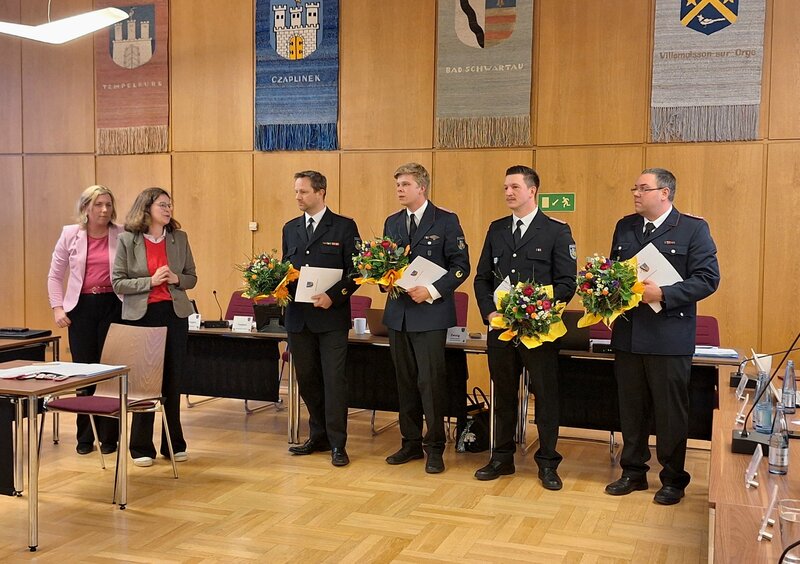 Bild vergr&ouml;&szlig;ern: v. l: Stadtpräsidentin Zweig, Bürgermeisterin Dr. Engeln, Herr Reichert, Herr Martinovs, Herr Merk und Herr Demmler