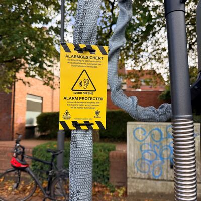 Bild vergr&ouml;&szlig;ern: Kabel sind alarmgesichert