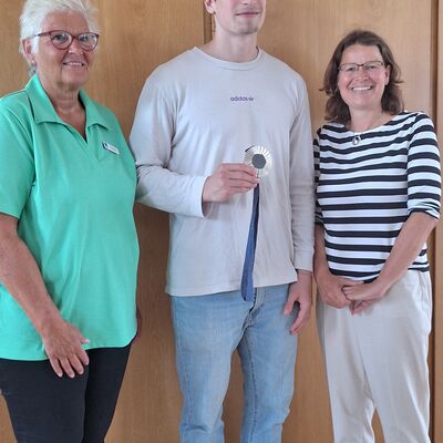 Bild vergr&ouml;&szlig;ern: Juri__Kreispräsidentin_Kirner_und_Bgm_Dr__Engeln