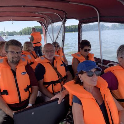 Bild vergr&ouml;&szlig;ern: Bootstour mit der Delegation aus Bad Schwartau und Villemoisson